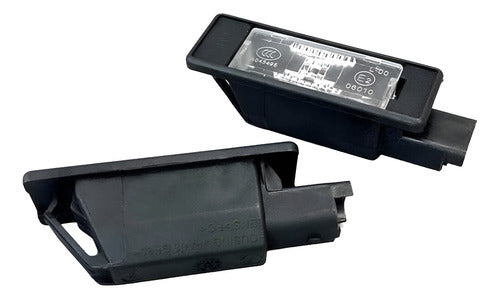Luz Farol Patente Peugeot/citroen 301/208/c-elyce/c3/c4 Unid