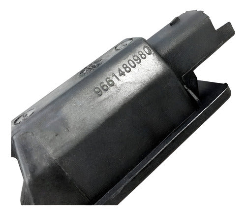 Luz Farol Patente Peugeot/citroen 301/208/c-elyce/c3/c4 Unid